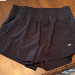 Gap - high rise running shorts size M
